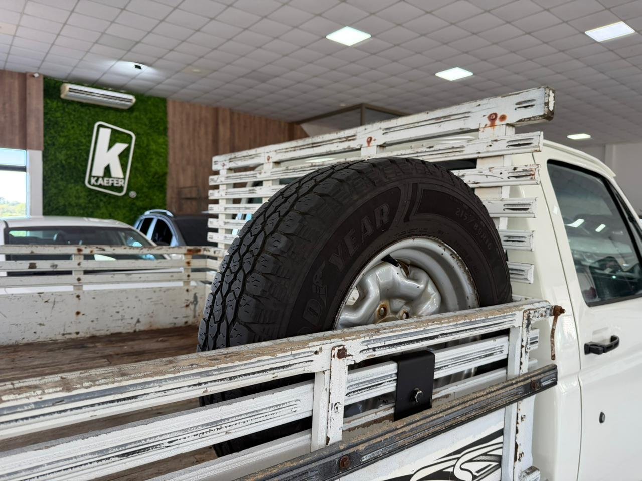  D20 CUSTOM CARROCERIA DE MADEIRA