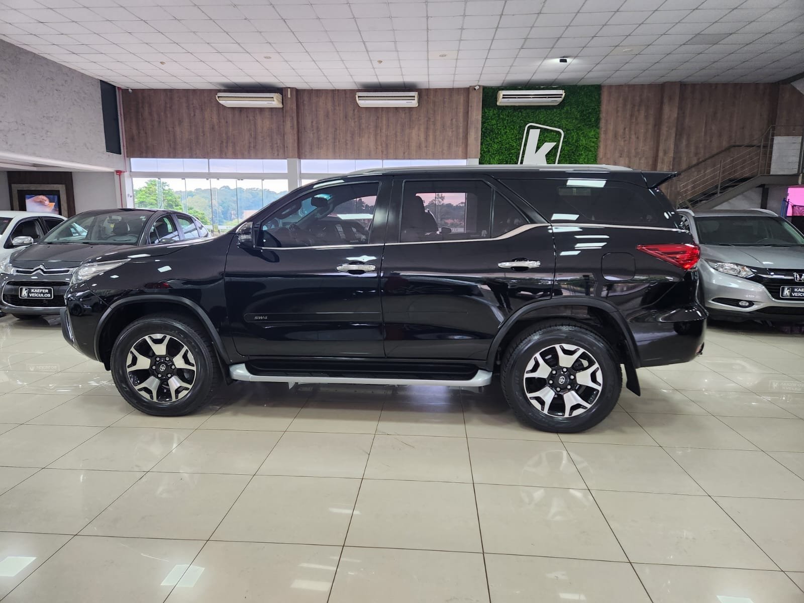  HILUX SW4 DIAMOND 2.8 4X4 TDI 16V AUT 7 LUGARES