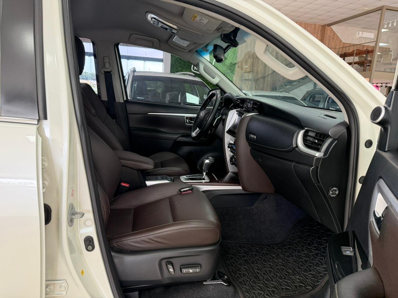  HILUX SW4 SRX 4X4 2.8 TDI 16V DIESEL AUT. 7 LUG