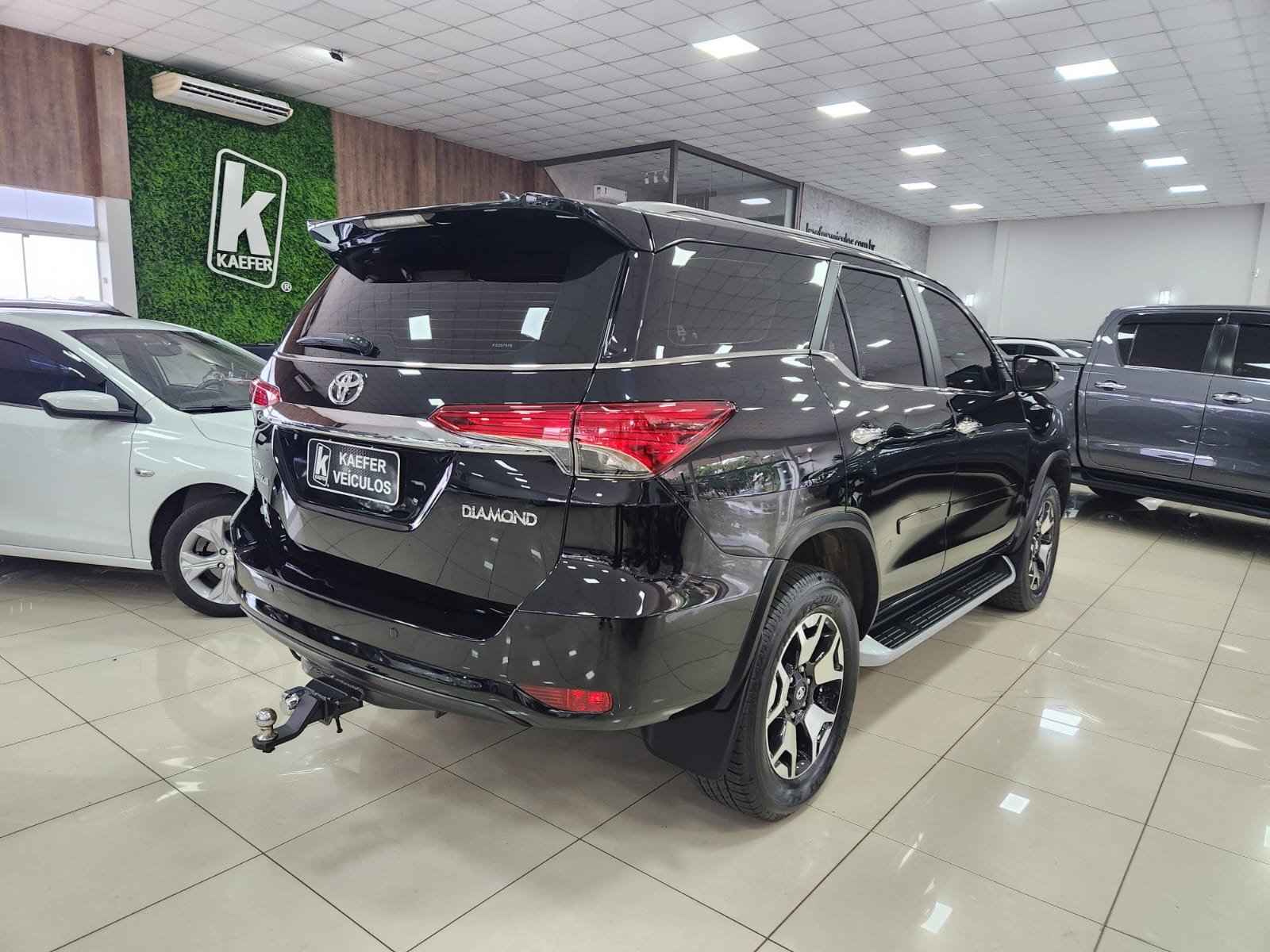  HILUX SW4 DIAMOND 2.8 4X4 TDI 16V AUT 7 LUGARES
