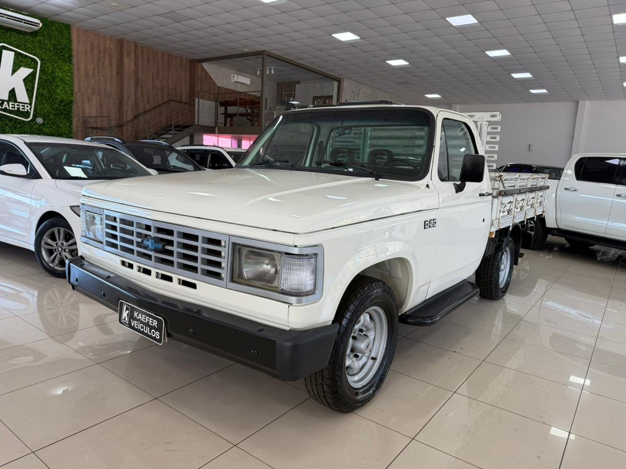  D20 CUSTOM CARROCERIA DE MADEIRA