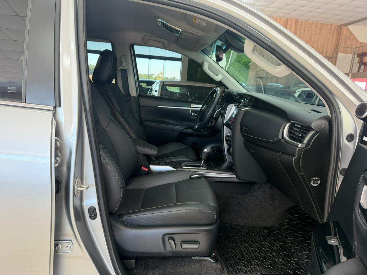  HILUX SW4 SRX PLATINUM  4X4 2.8 TDI 16V DIESEL AUT. 7 LUG