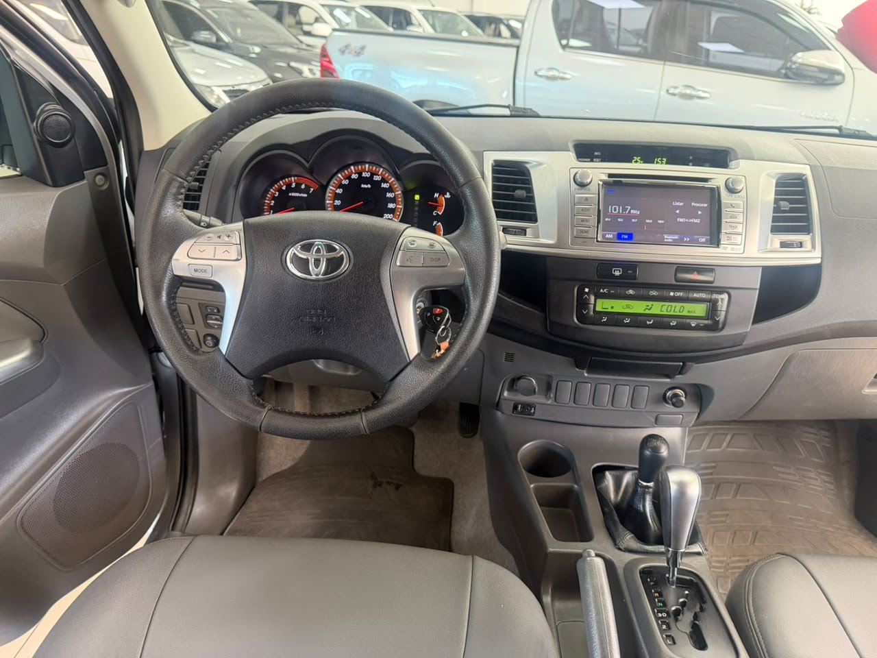  HILUX SRV 2.7 FLEX 4X4 AUT.