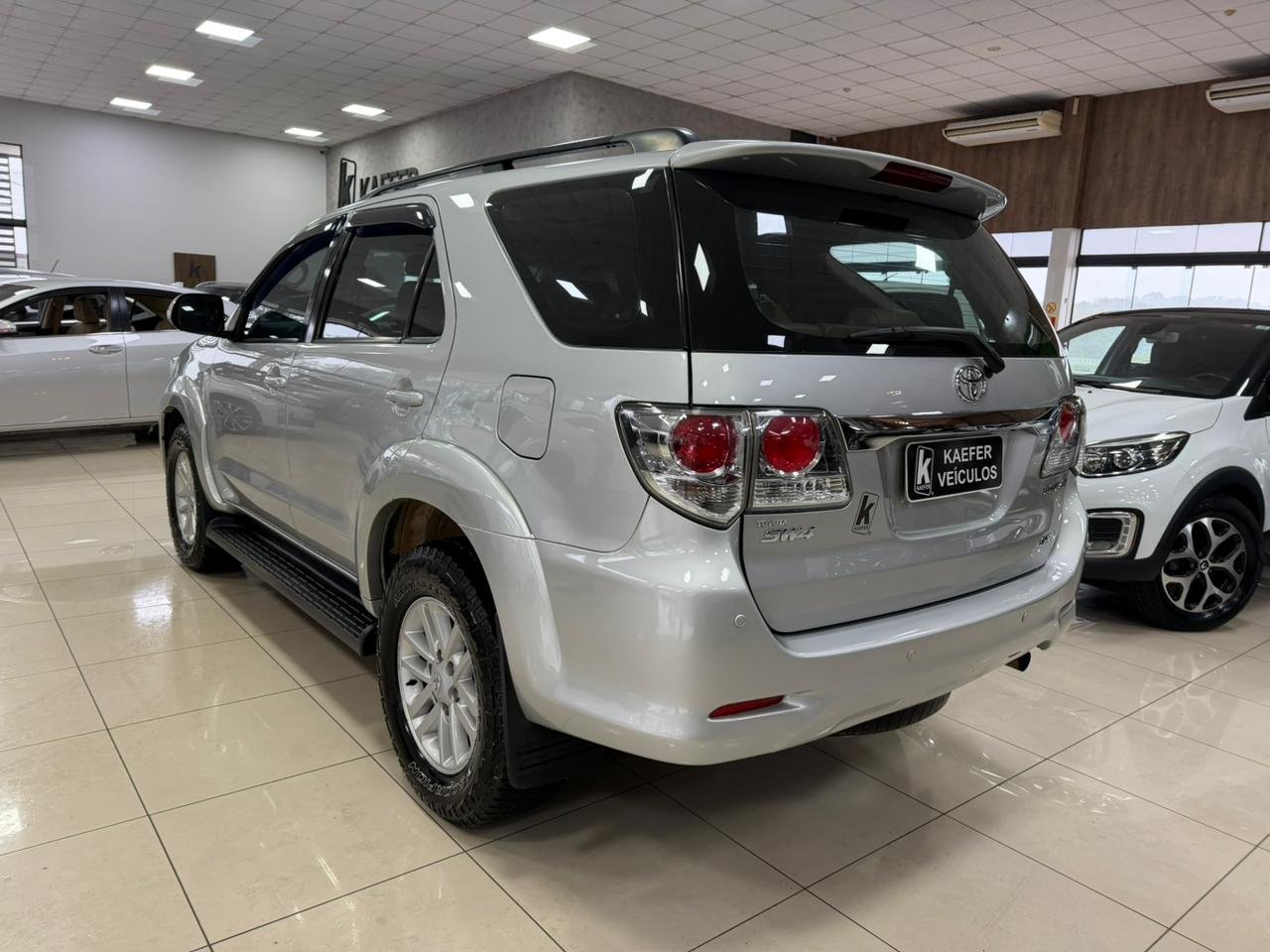  HILUX SW4 Srv D4-d 4x4 3.0 Tdi Dies. AUT 7 LUG