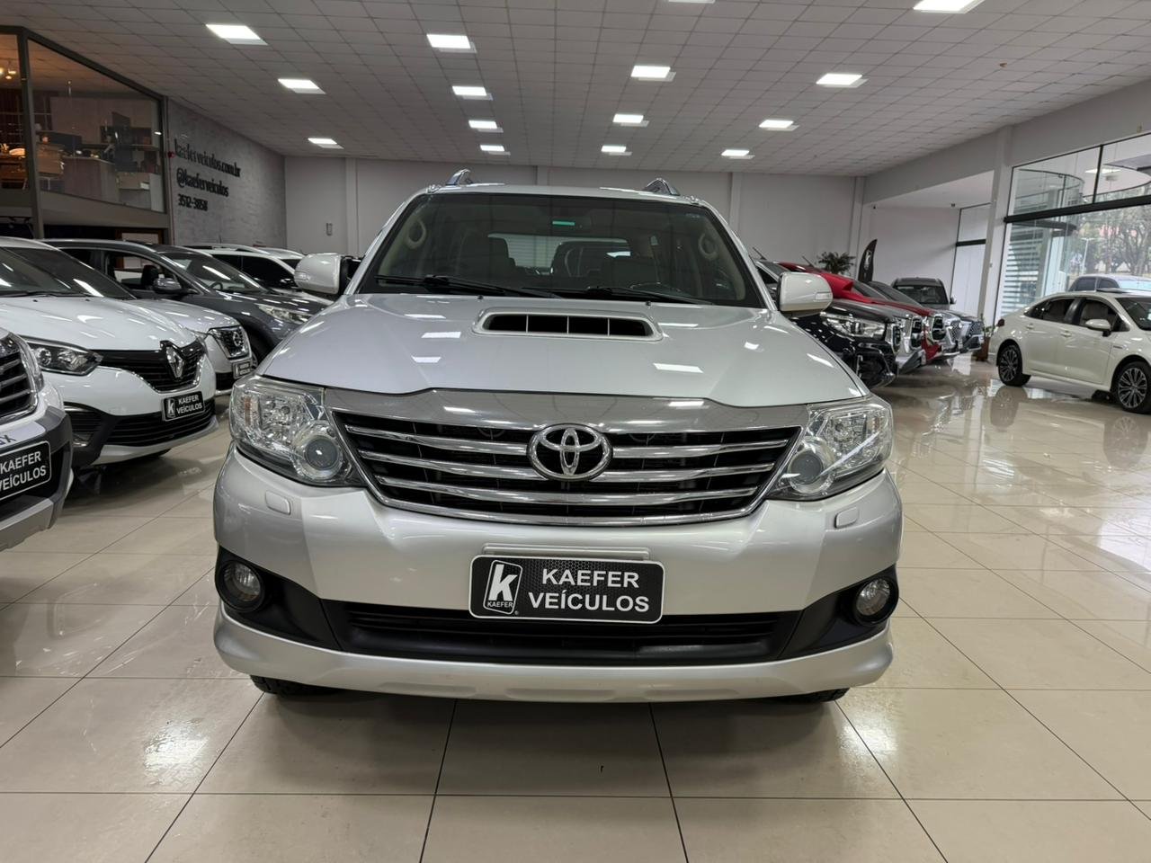  HILUX SW4 Srv D4-d 4x4 3.0 Tdi Dies. AUT 7 LUG