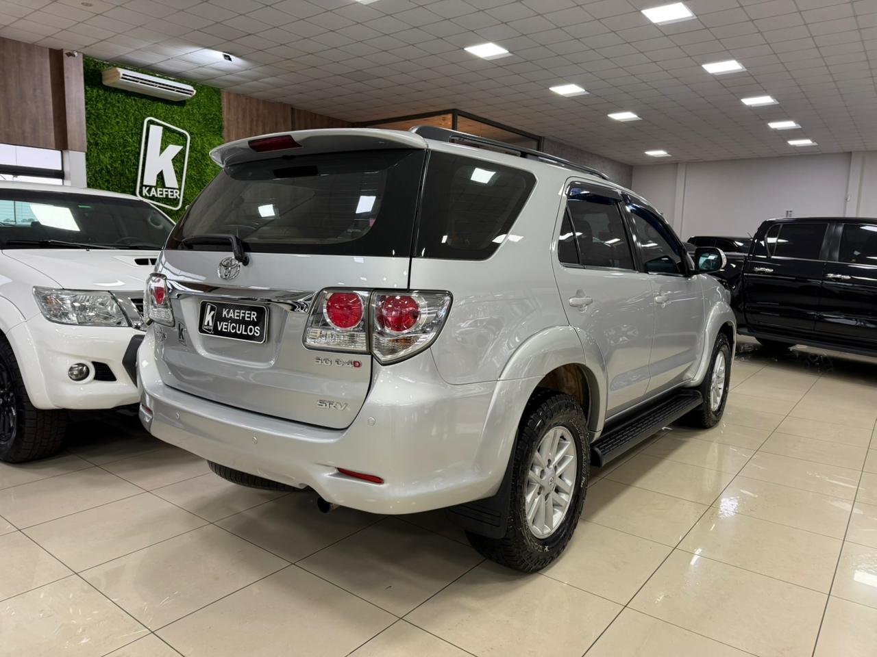  HILUX SW4 Srv D4-d 4x4 3.0 Tdi Dies. AUT 7 LUG