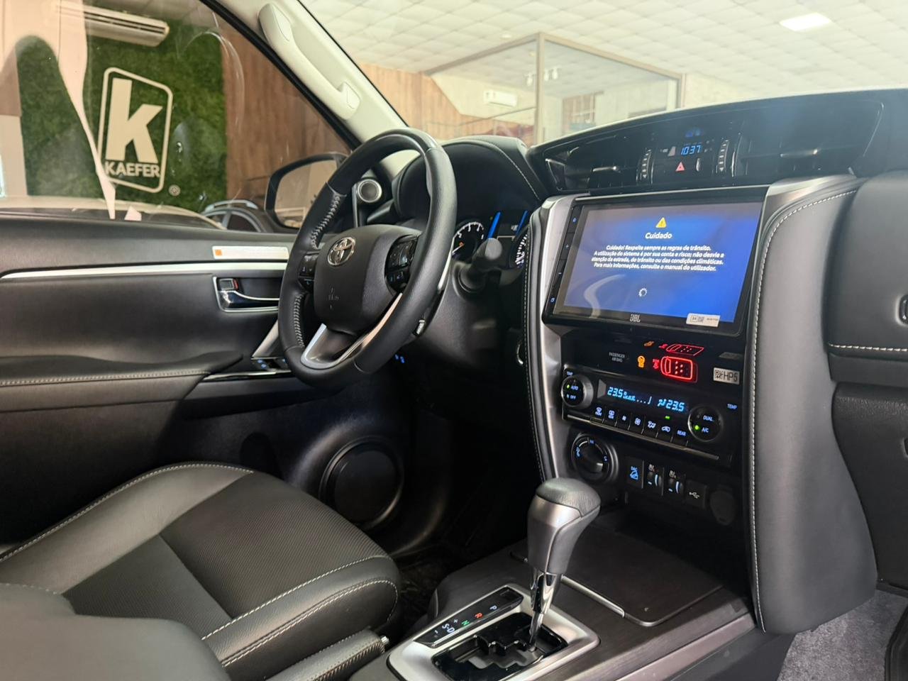  HILUX SW4 SRX PLATINUM  4X4 2.8 TDI 16V DIESEL AUT. 7 LUG