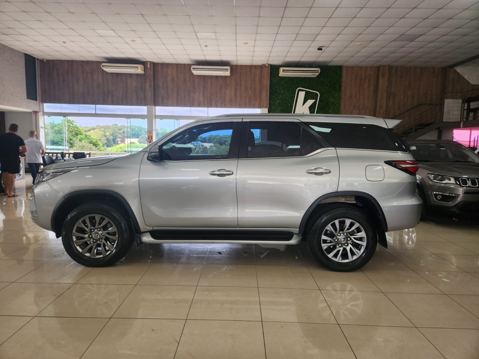  HILUX SW4 SRX 2.8 4X4 TDI 16V AUT 7 LUGARES