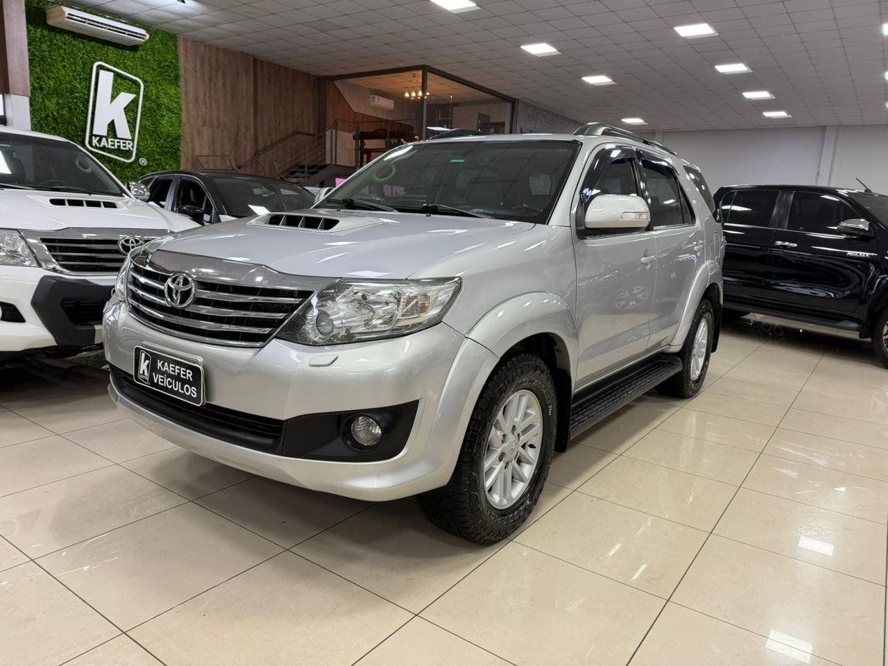  HILUX SW4 Srv D4-d 4x4 3.0 Tdi Dies. AUT 7 LUG