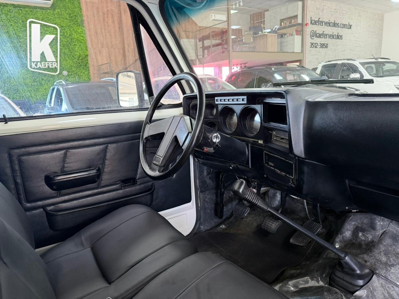  D20 CUSTOM CARROCERIA DE MADEIRA