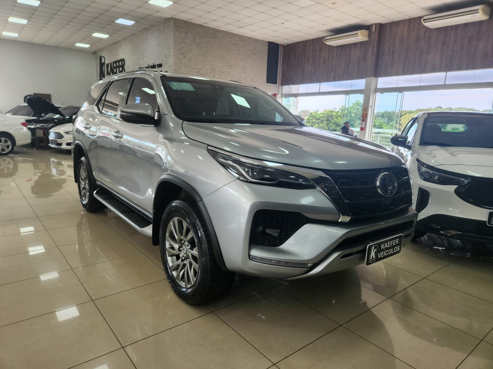  HILUX SW4 SRX 2.8 4X4 TDI 16V AUT 7 LUGARES