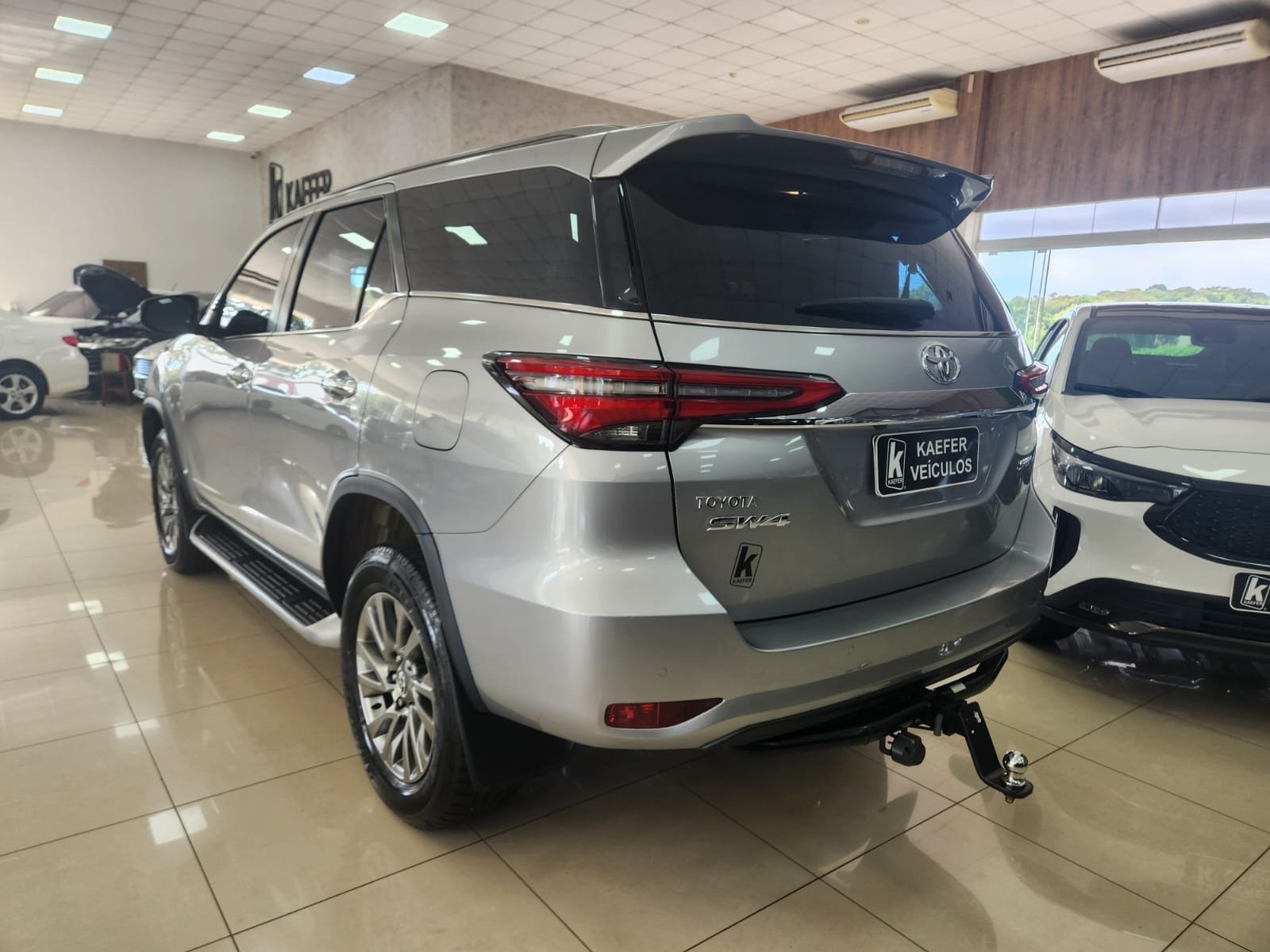  HILUX SW4 SRX 2.8 4X4 TDI 16V AUT 7 LUGARES