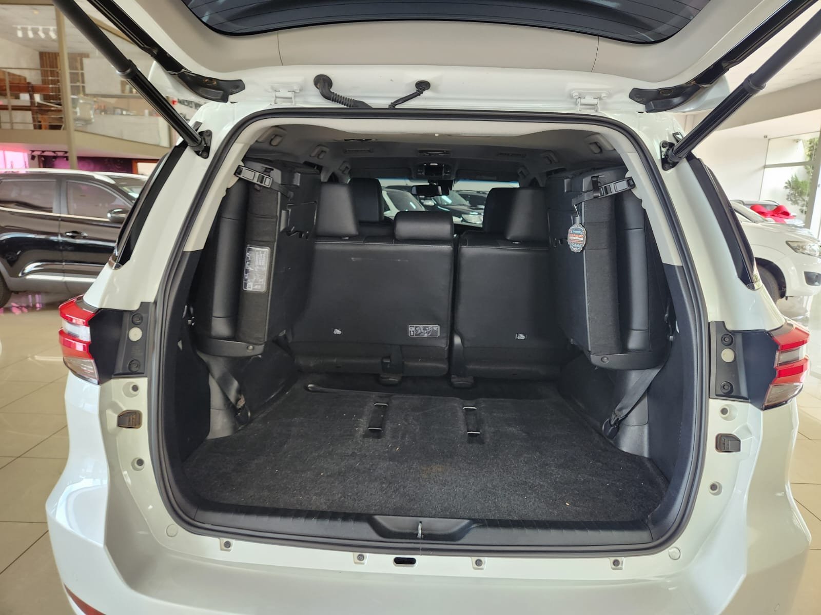  HILUX SW4 SRX 2.8 4X4 TDI 16V AUT 7 LUGARES