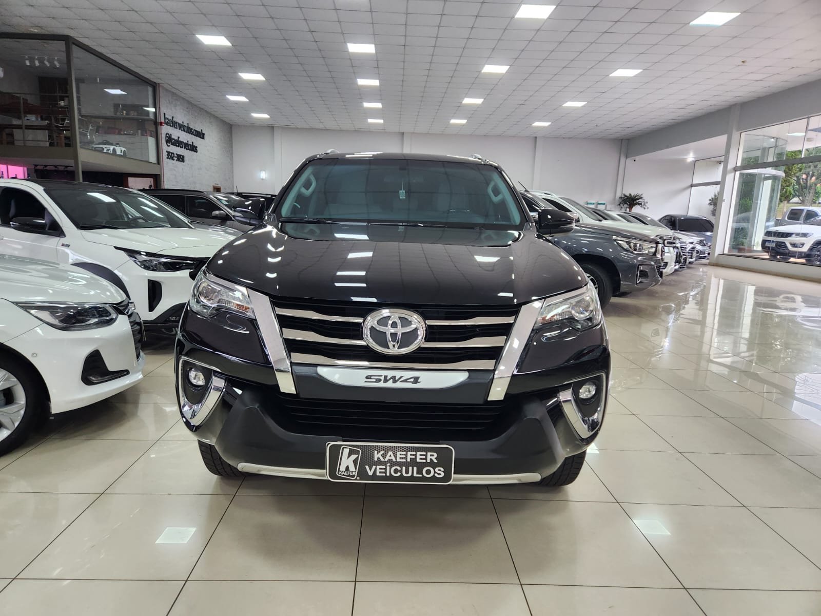  HILUX SW4 DIAMOND 2.8 4X4 TDI 16V AUT 7 LUGARES
