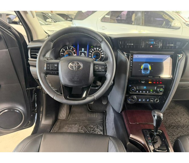  HILUX SW4 SRX 4X4 2.8 TDI 16V DIESEL AUT. 7 LUG