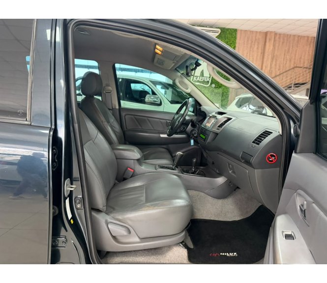  HILUX SRV Srv D4-d 4x4 3.0 Tdi Dies. AUT