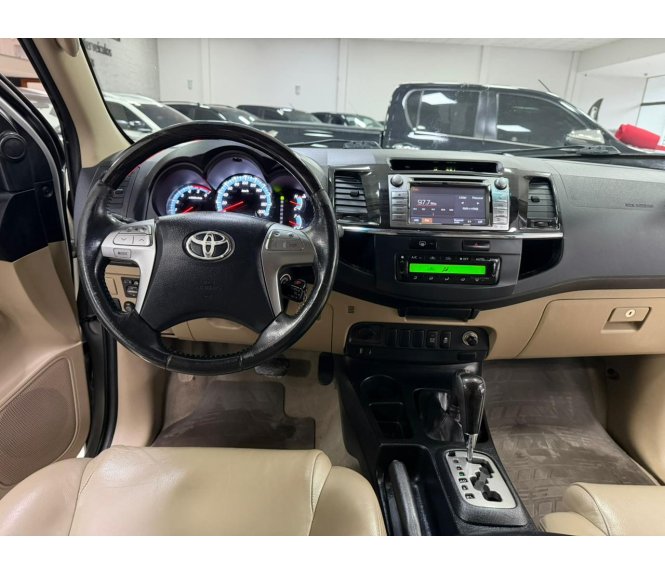  HILUX SW4 Srv D4-d 4x4 3.0 Tdi Dies. AUT 7 LUG