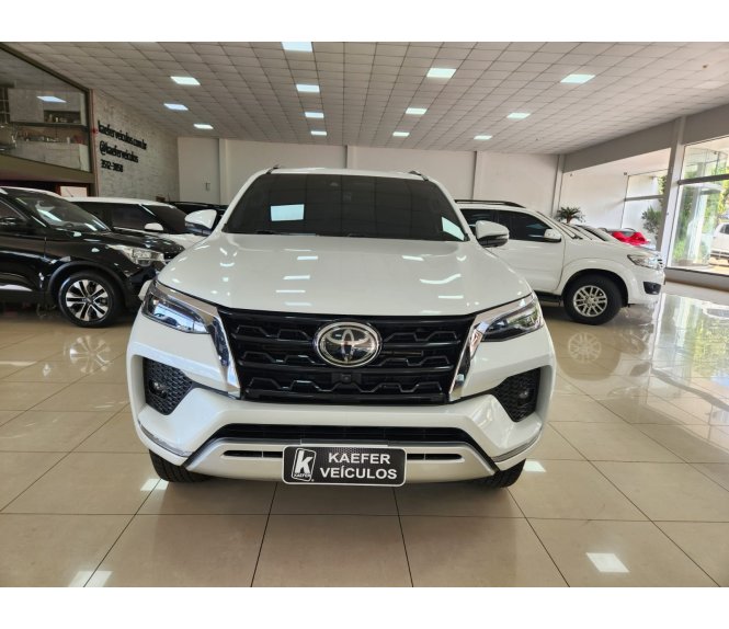  HILUX SW4 SRX 2.8 4X4 TDI 16V AUT 7 LUGARES