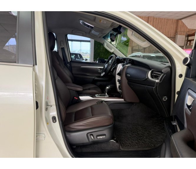  HILUX SW4 SRX 4X4 2.8 TDI 16V DIESEL AUT. 7 LUG
