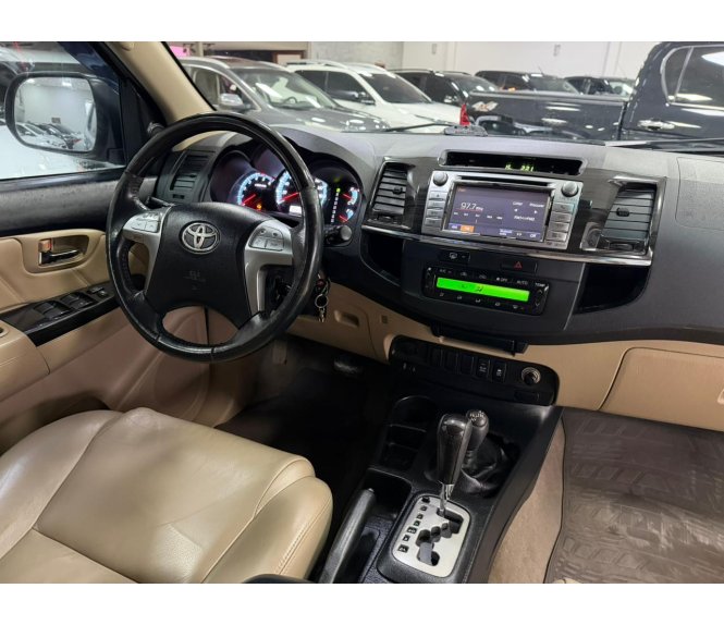  HILUX SW4 Srv D4-d 4x4 3.0 Tdi Dies. AUT 7 LUG