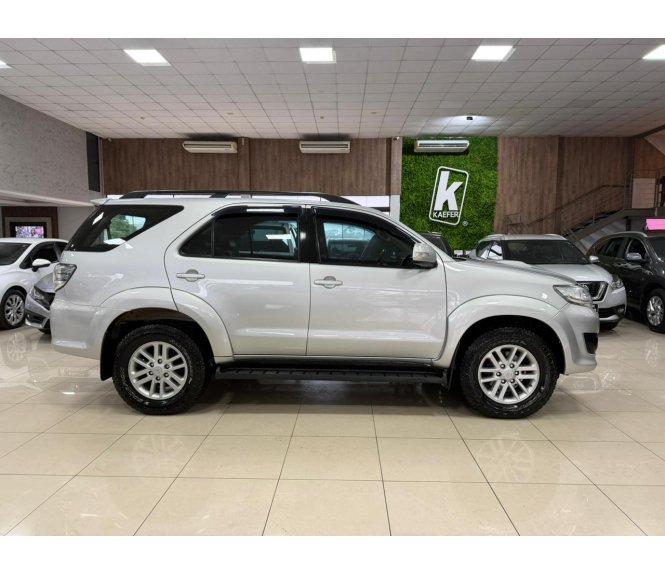  HILUX SW4 Srv D4-d 4x4 3.0 Tdi Dies. AUT 7 LUG