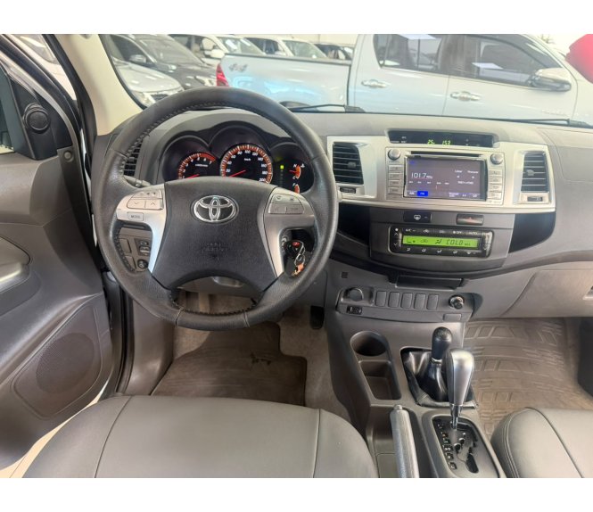  HILUX SRV 2.7 FLEX 4X4 AUT.