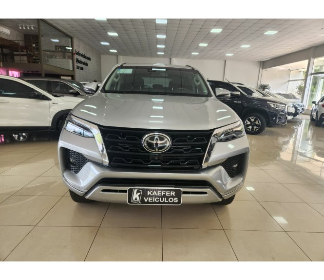  HILUX SW4 SRX 2.8 4X4 TDI 16V AUT 7 LUGARES