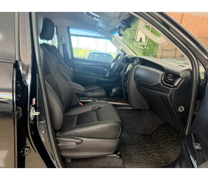  HILUX SW4 SRX 4X4 2.8 TDI 16V DIESEL AUT. 7 LUG