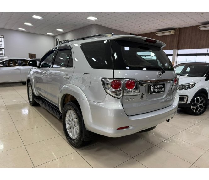 HILUX SW4 Srv D4-d 4x4 3.0 Tdi Dies. AUT 7 LUG