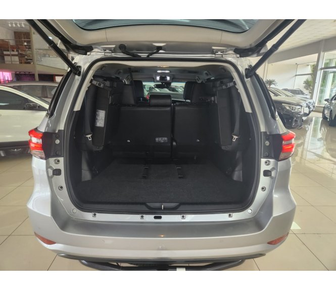  HILUX SW4 SRX 2.8 4X4 TDI 16V AUT 7 LUGARES