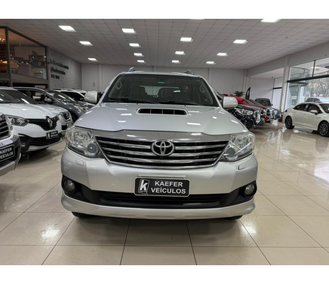  HILUX SW4 Srv D4-d 4x4 3.0 Tdi Dies. AUT 7 LUG