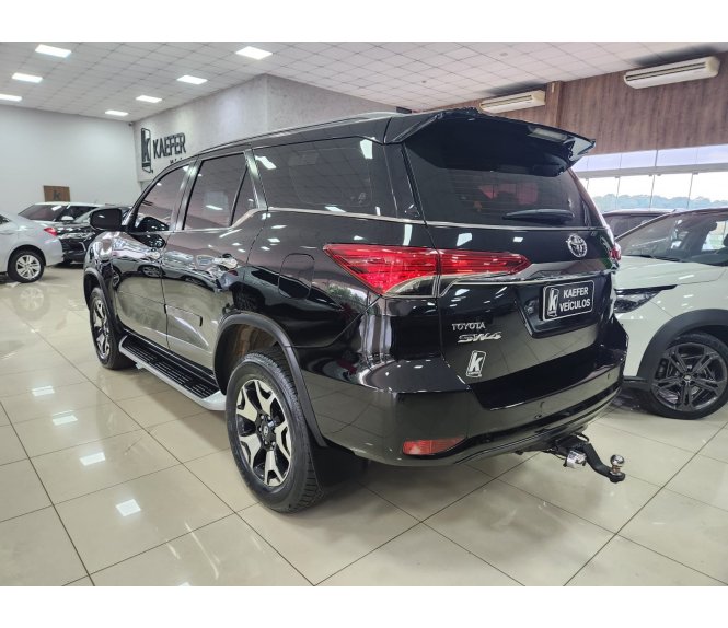  HILUX SW4 DIAMOND 2.8 4X4 TDI 16V AUT 7 LUGARES