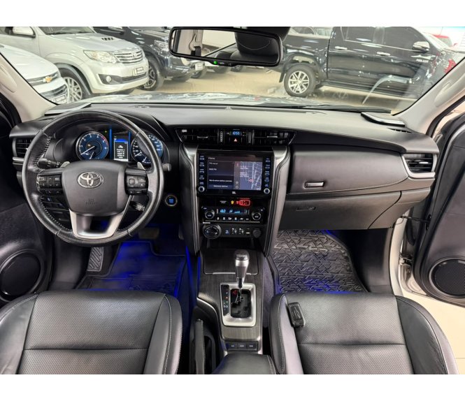  HILUX SW4 SRX 4X4 2.8 TDI 16V DIESEL AUT. 7 LUG