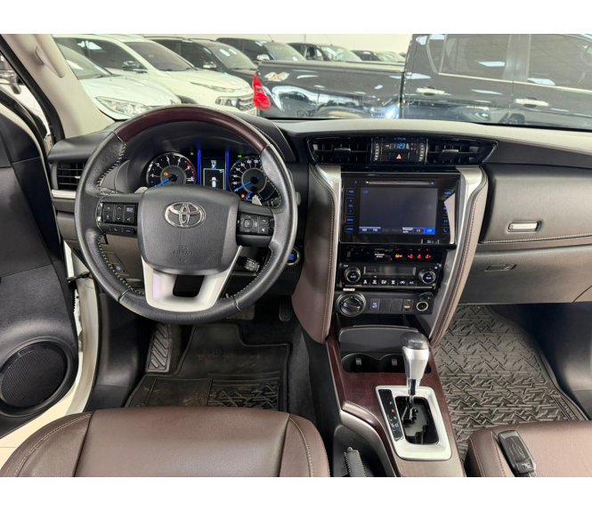  HILUX SW4 SRX 4X4 2.8 TDI 16V DIESEL AUT. 7 LUG