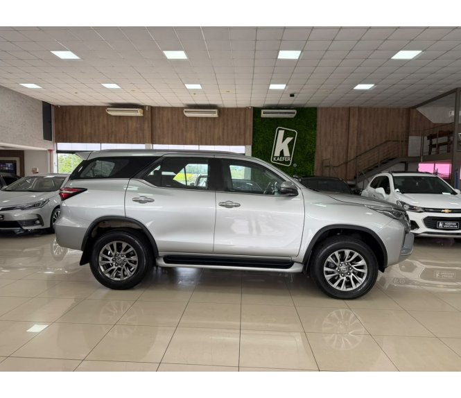  HILUX SW4 SRX 4X4 2.8 TDI 16V DIESEL AUT. 7 LUG