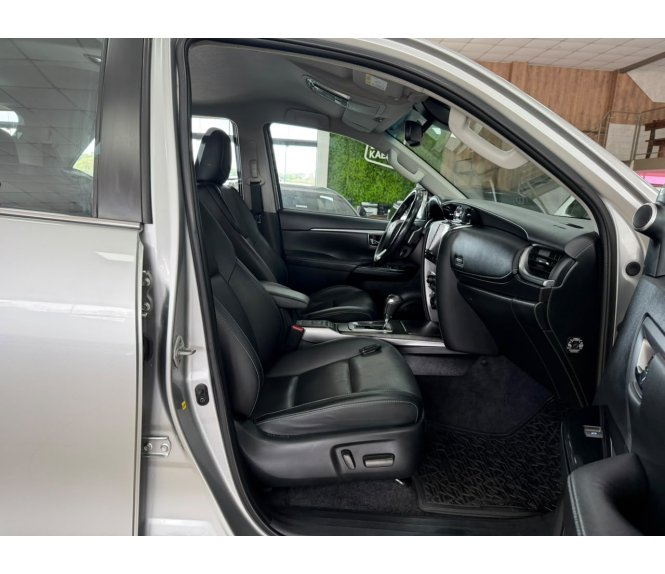  HILUX SW4 SRX 4X4 2.8 TDI 16V DIESEL AUT. 7 LUG