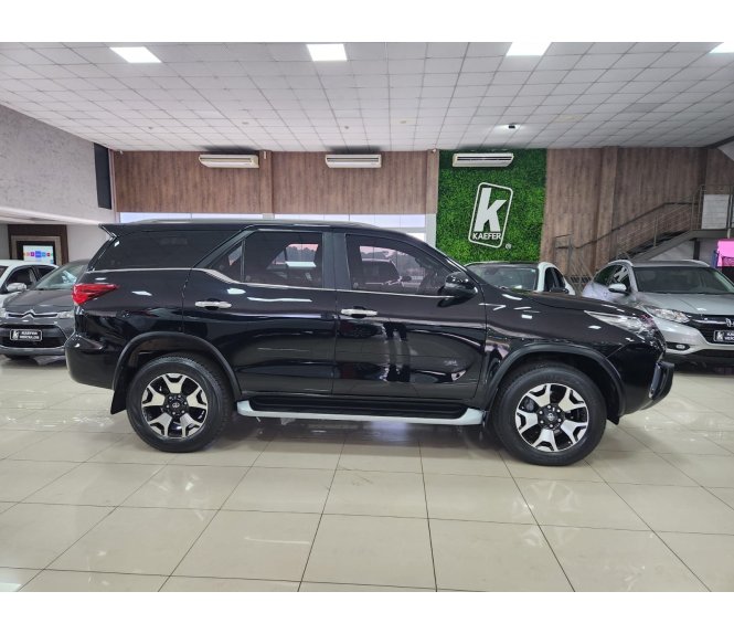  HILUX SW4 DIAMOND 2.8 4X4 TDI 16V AUT 7 LUGARES