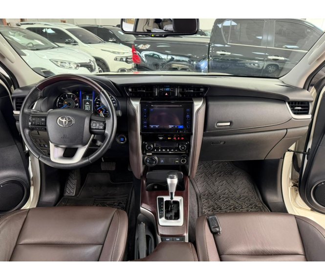  HILUX SW4 SRX 4X4 2.8 TDI 16V DIESEL AUT. 7 LUG