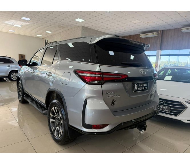  HILUX SW4 SRX PLATINUM  4X4 2.8 TDI 16V DIESEL AUT. 7 LUG