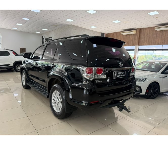  HILUX SW4 Srv D4-d 4x4 3.0 Tdi Dies. AUT