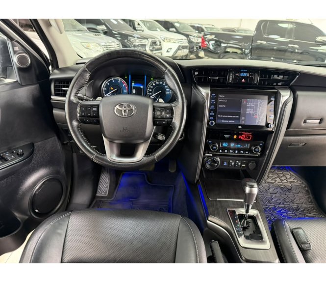  HILUX SW4 SRX 4X4 2.8 TDI 16V DIESEL AUT. 7 LUG