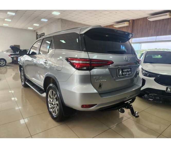  HILUX SW4 SRX 2.8 4X4 TDI 16V AUT 7 LUGARES