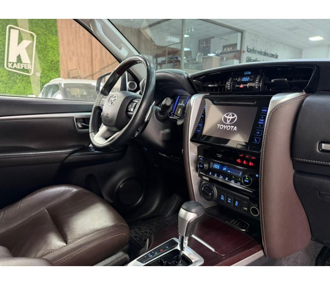  HILUX SW4 SRX 4X4 2.8 TDI 16V DIESEL AUT.