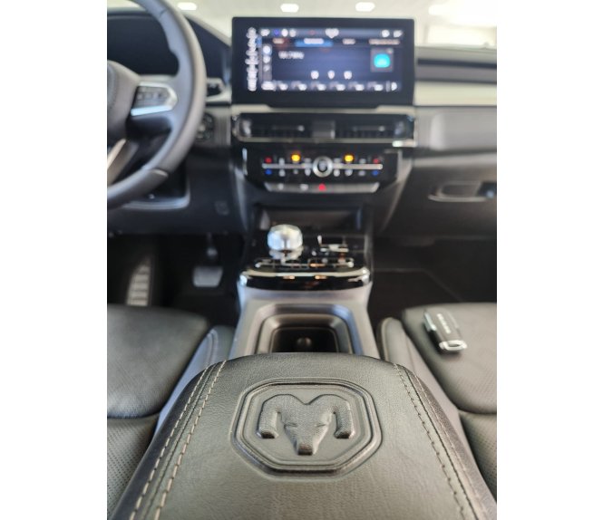  RAMPAGE REBEL 2.0 TB CD 4X4 AUT.