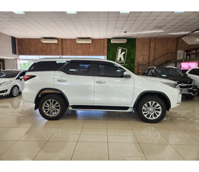  HILUX SW4 SRX 2.8 4X4 TDI 16V AUT 7 LUGARES