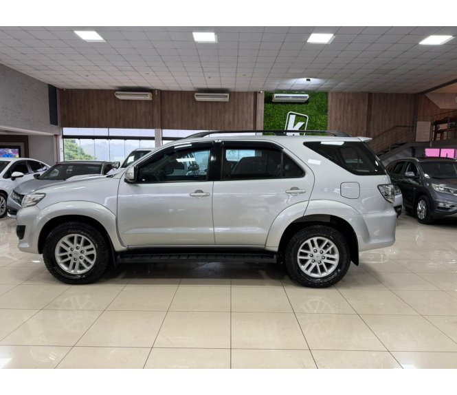  HILUX SW4 Srv D4-d 4x4 3.0 Tdi Dies. AUT 7 LUG