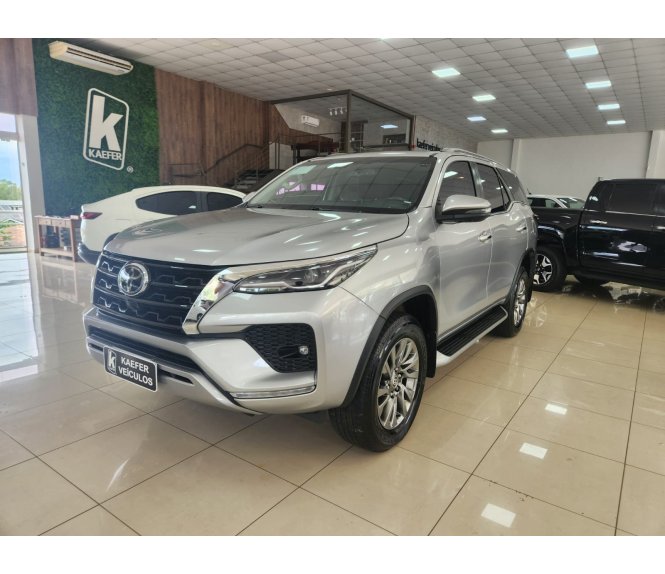  HILUX SW4 SRX 2.8 4X4 TDI 16V AUT 7 LUGARES