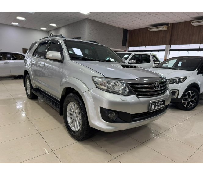  HILUX SW4 Srv D4-d 4x4 3.0 Tdi Dies. AUT 7 LUG