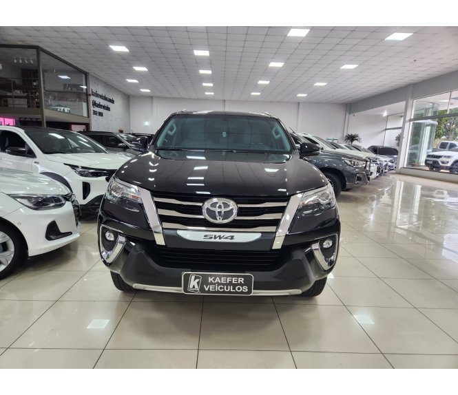  HILUX SW4 DIAMOND 2.8 4X4 TDI 16V AUT 7 LUGARES
