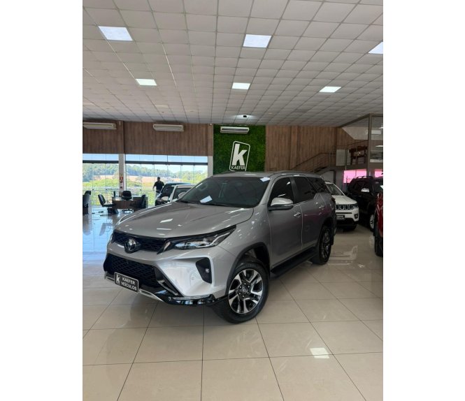  HILUX SW4 SRX PLATINUM  4X4 2.8 TDI 16V DIESEL AUT. 7 LUG